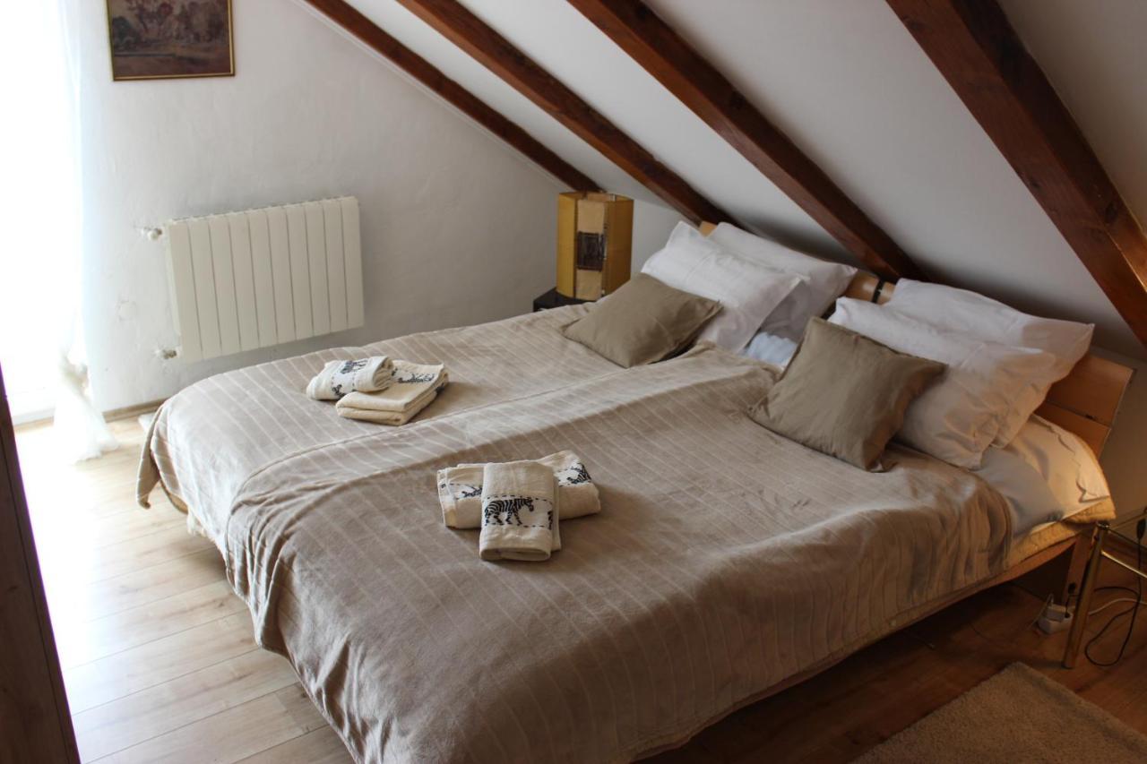 Apartment Ajda Udbina Екстер'єр фото
